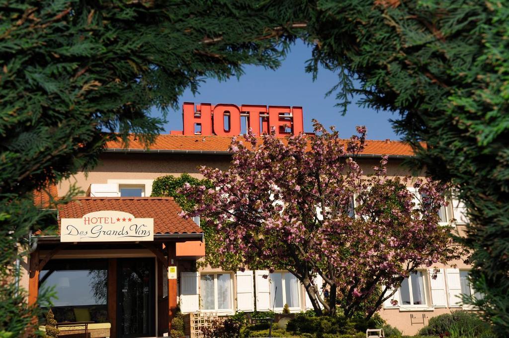 Logis Hotel Des Grands Vins Fleurie Exterior photo